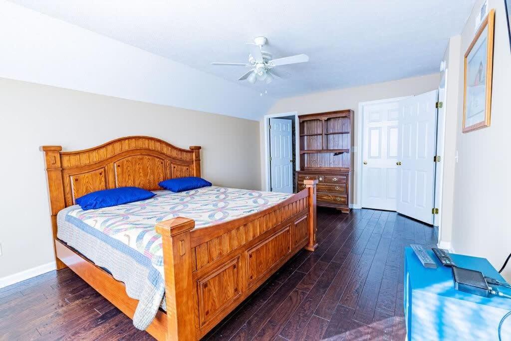 Cozy Pigeon Forge Home W Hot Tub Near River ภายนอก รูปภาพ