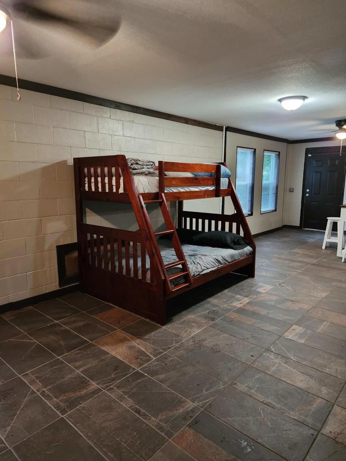 Cozy Pigeon Forge Home W Hot Tub Near River ภายนอก รูปภาพ