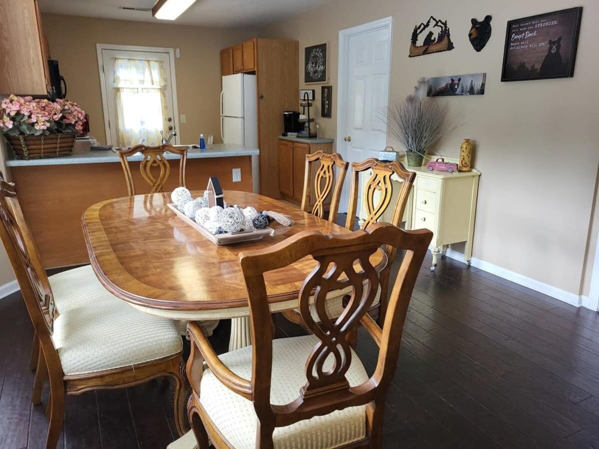 Cozy Pigeon Forge Home W Hot Tub Near River ภายนอก รูปภาพ
